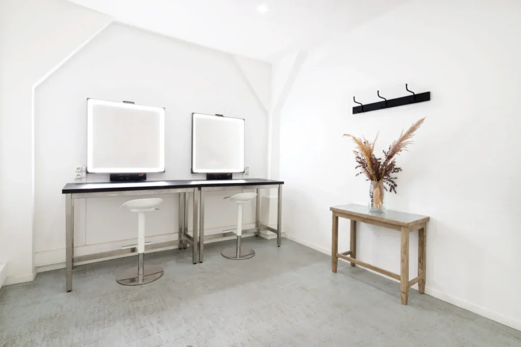 LOCATION STUDIO PARIS PHOTO avec cabines de maquillage